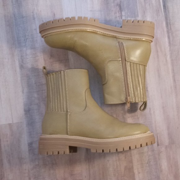 Time and Tru Chelsea Boots Tan Bootie Size 7W - Picture 3 of 4